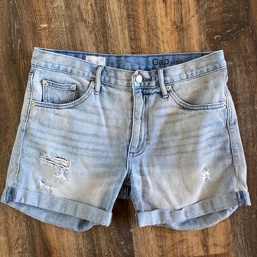 Gap Sexy Boyfriend Distressed Denim Shorts Size 26